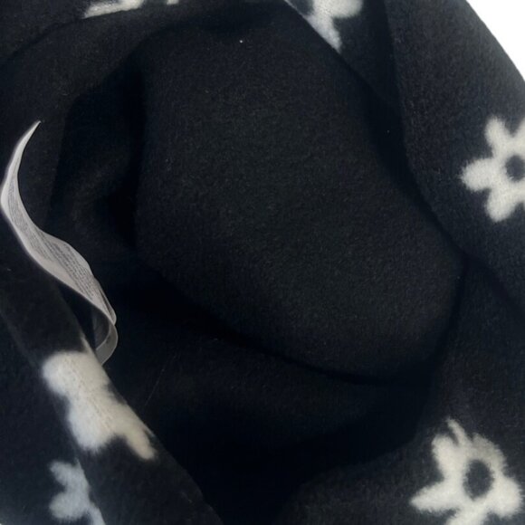 Cat & Jack Flower Print Beanie Hat Girls OS Black White New - Picture 4 of 9